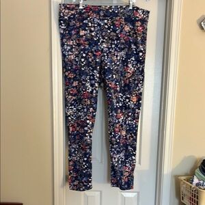 Chico's Blue Jeggings with Vibrant Style